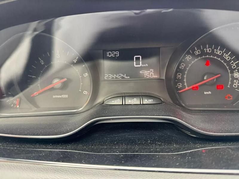 Usado Peugeot 208 68 HP (50 kW) 2015 Branco Citadino