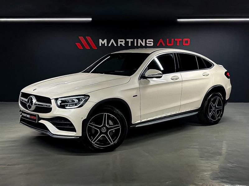 Branco Usado 2021 Mercedes GLC300 AMG Coupé | € 53.990 - Imagem 1/4