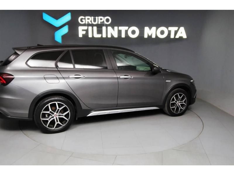 Usado Fiat Tipo 101 HP (74 kW) 2023 Cinzento Sedan