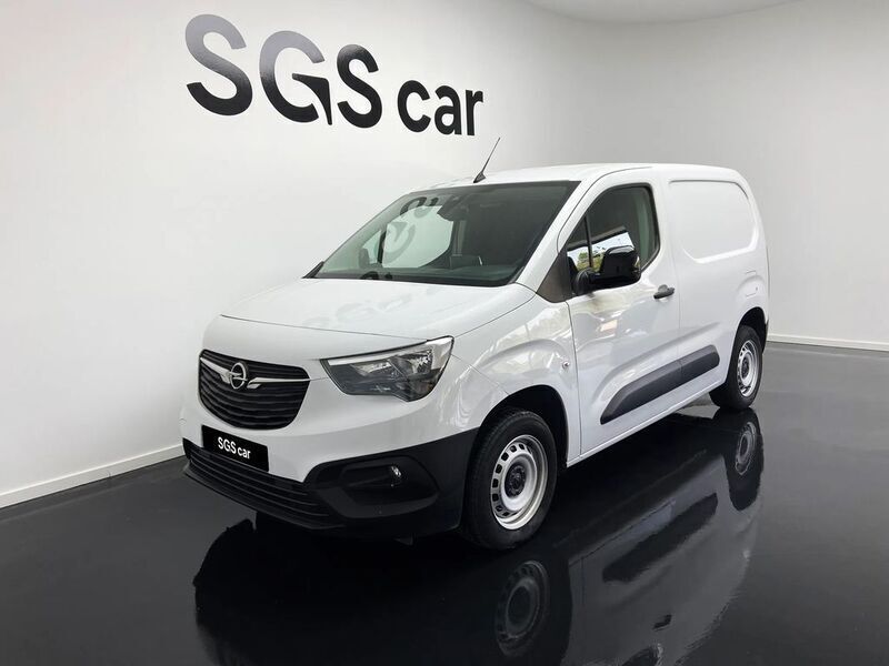 Branco Usado 2023 Opel Combo Monovolume | € 18.300 (Preço elevado) - Imagem 1/4
