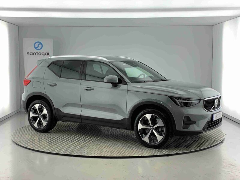 Cinzento Usado 2024 Volvo XC40 Core SUV | € 35.990 (Preço elevado) - Imagem 1/4
