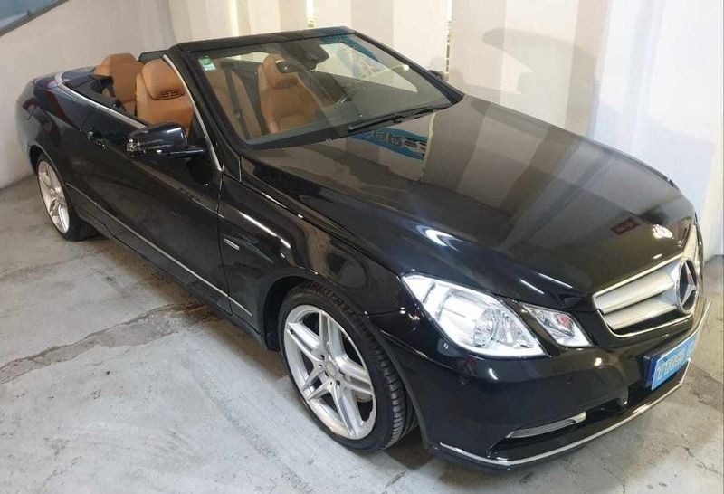 Preto Usado 2011 Mercedes E250 Cabrios | € 24.950 (Caro) - Imagem 1/4
