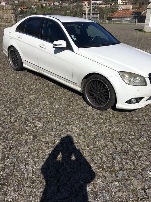 Usado 2009 Mercedes C250 Avantgarde Sedan | € 10.200 (Preço justo) - Imagem 1/4