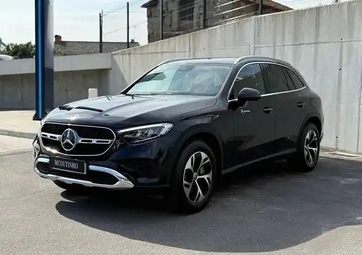 Preto Novo 2025 Mercedes GLC300 SUV | € 60.500 - Imagem 1/4