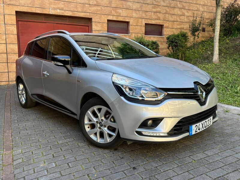 Cinzento Usado 2019 Renault Clio GrandTour LIMITED Carrinha | € 11.900 (Preço justo) - Imagem 1/4