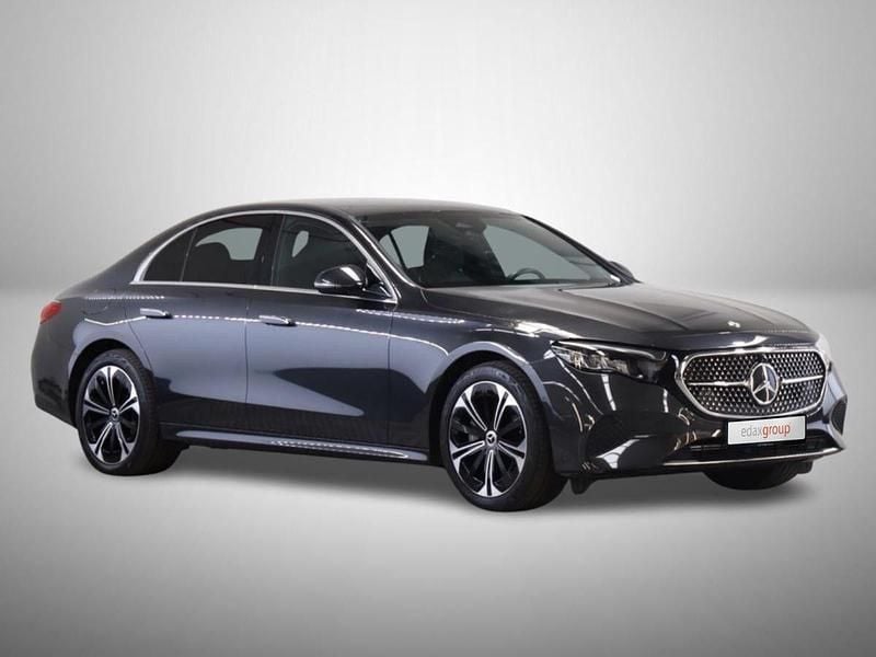 Cinza Usado 2024 Mercedes E300 Sedan | € 56.990 (Preço justo) - Imagem 1/4
