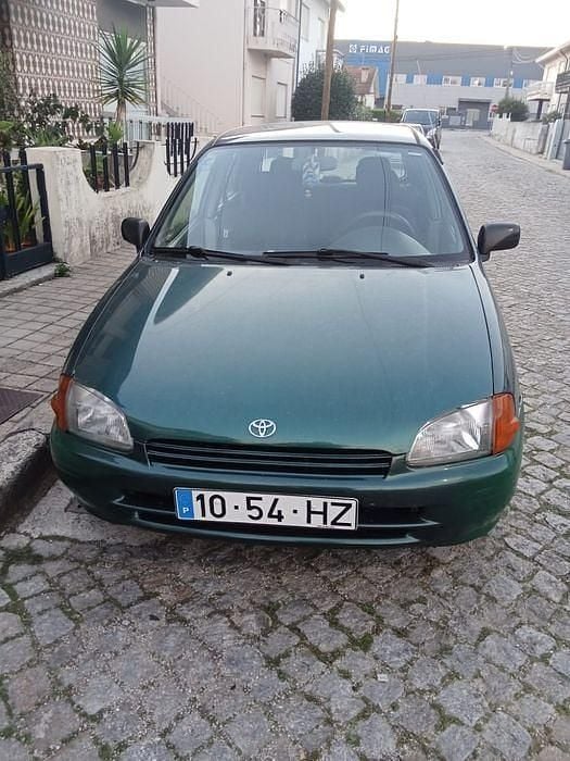 Usado 1997 Toyota Starlet Citadino | € 3.000 - Imagem 1/4
