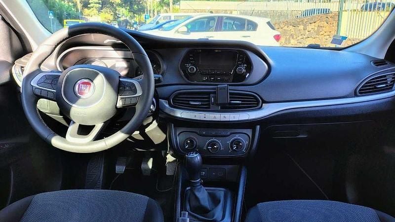 Usado Fiat Tipo Street 95 HP (69 kW) 2019 Cinzento Sedan