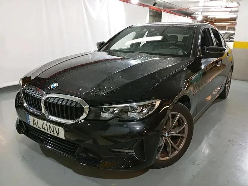 Preto Usado 2021 BMW 320e Sedan | € 29.490 (Preço justo) - Imagem 1/4