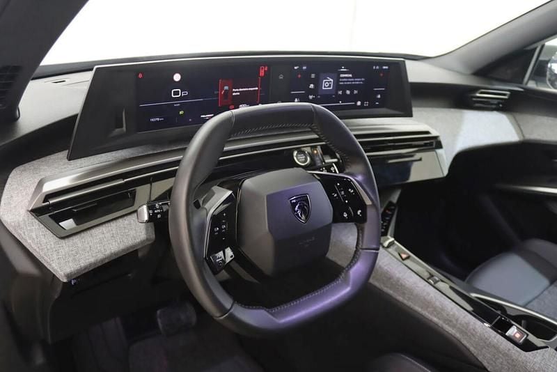 Usado Peugeot 5008 145 HP (106 kW) 2025 Cinzento SUV