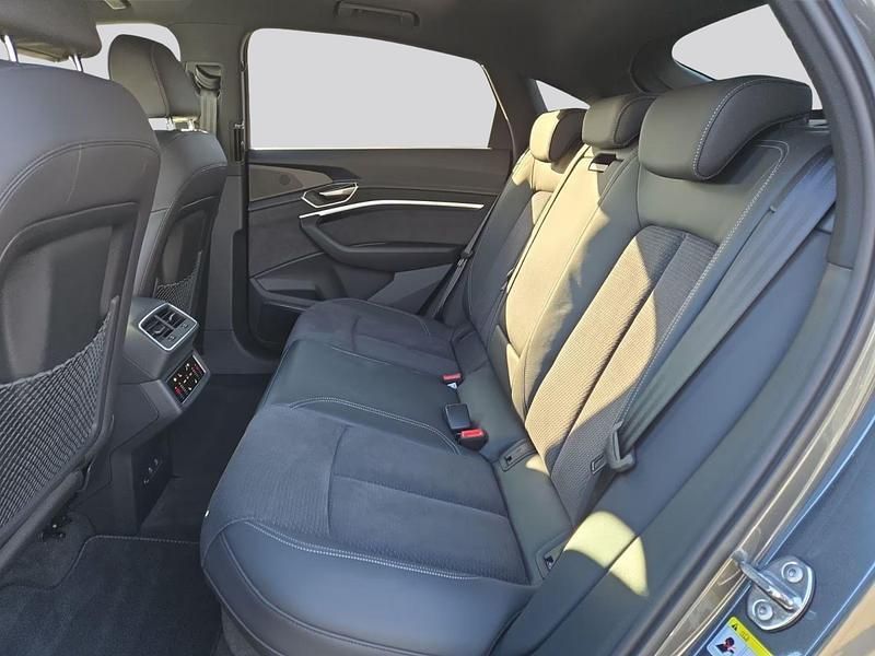 Cinza Usado 2023 Audi Q8 e-tron S-Line SUV | € 72.900 - Imagem 1/4