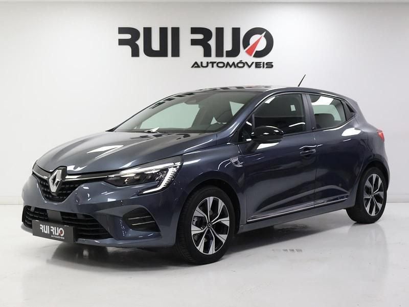 Cinzento Usado 2021 Renault Clio V Intens | € 18.500 (Preço justo) - Imagem 1/4