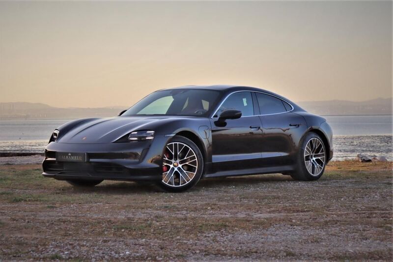 Preto Usado 2020 Porsche Taycan Sedan | € 64.990 (Bom preço) - Imagem 1/4
