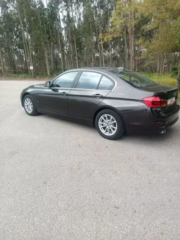 Usado BMW 330 252 HP (185 kW) 2017 Cinzento Sedan