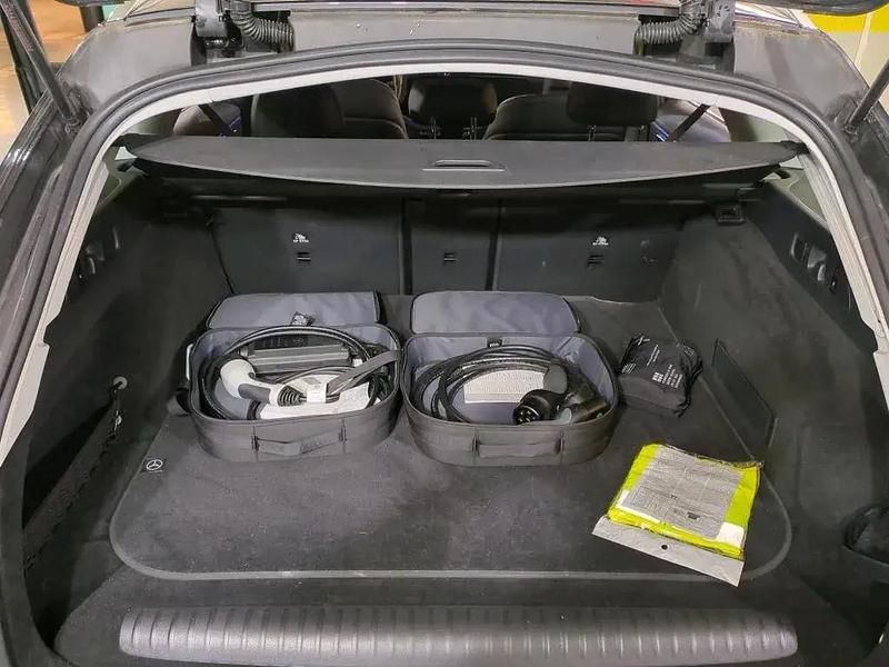 Usado Mercedes E300 Avantgarde 313 HP (230 kW) 2024 Cinza Carrinha