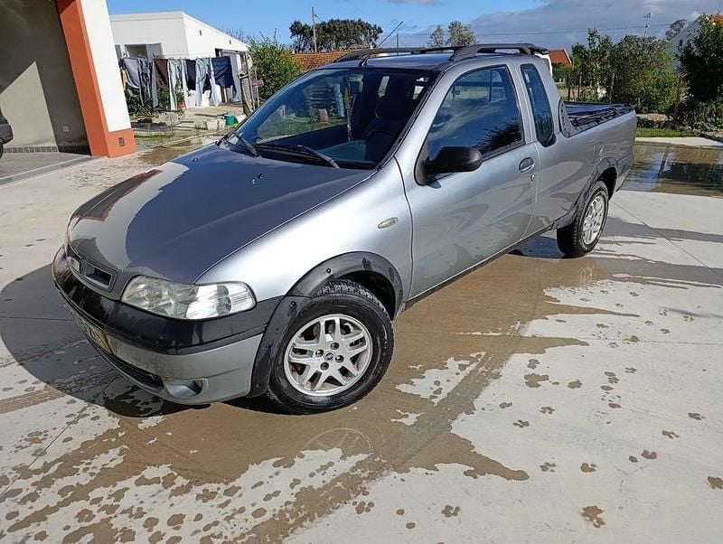 Usado 2005 Fiat Strada Pickup | € 5.800 - Imagem 1/4