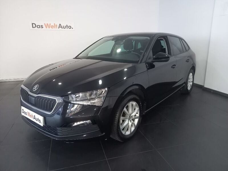 Preto Usado 2022 Skoda Scala Ambition Citadino | € 16.490 (Preço justo) - Imagem 1/4