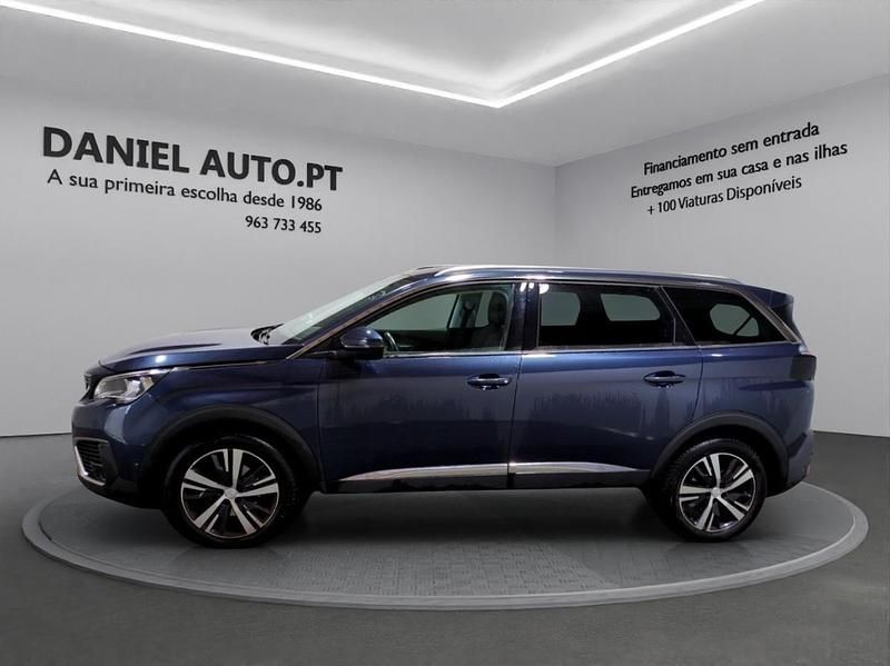 Usado Peugeot 5008 130 HP (95 kW) 2018 Azul Monovolume