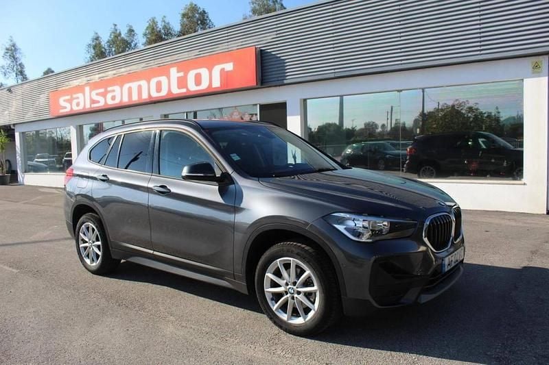 Cinzento Usado 2021 BMW X1 SUV | € 24.380 (Preço justo) - Imagem 1/4