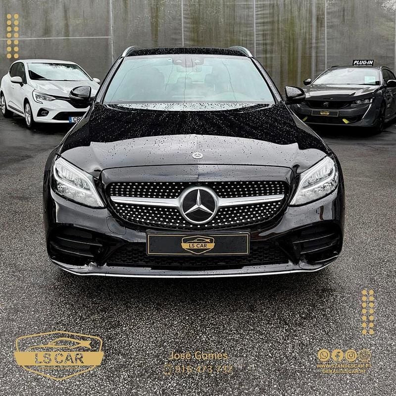Usado Mercedes C300 AMG line 306 HP (225 kW) 2020 Preto Carrinha
