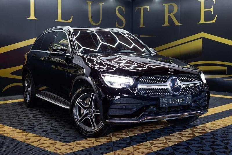Preto Usado 2020 Mercedes GLC300 SUV | € 42.900 - Imagem 1/4