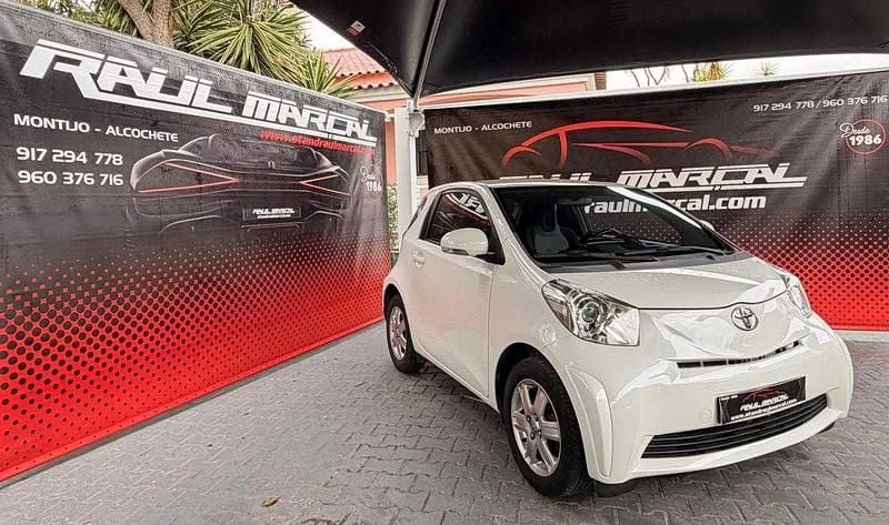 Usado Toyota iQ 68 HP (50 kW) 2013 Branco Citadino