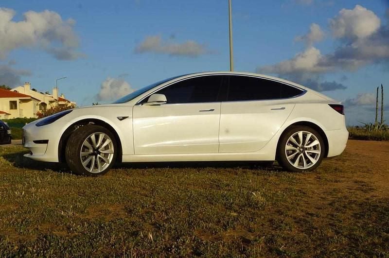 Usado Tesla Model 3 Standard Range Plus 235 kW (320 HP) 2020 Branco Sedan
