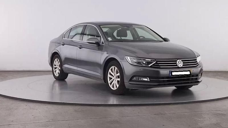 Cinza escuro Usado 2016 VW Passat Highline Sedan | € 11.500 (Super Preço) - Imagem 1/4