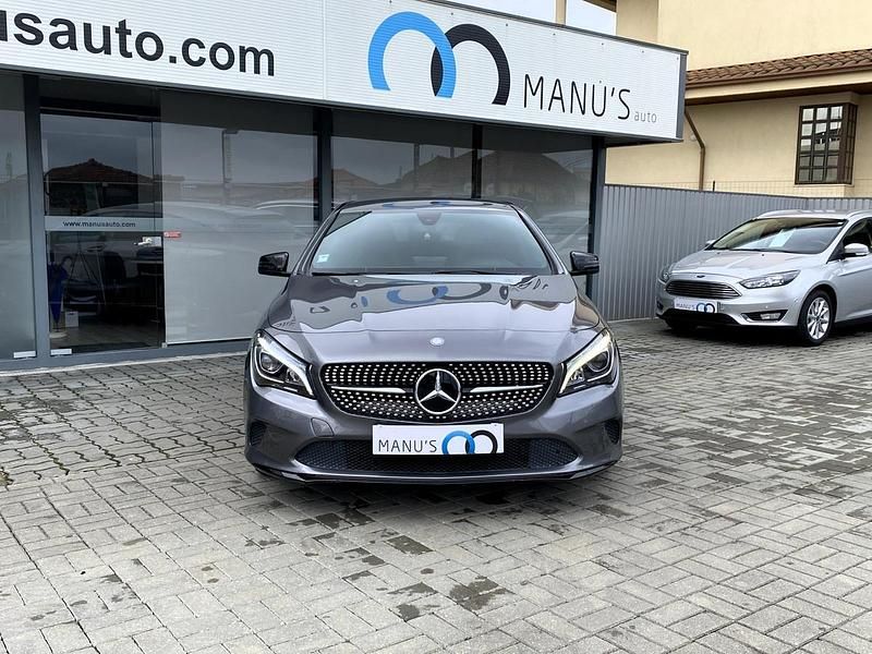 Usado Mercedes CLA180 Urban 109 HP (80 kW) 2017 Sedan