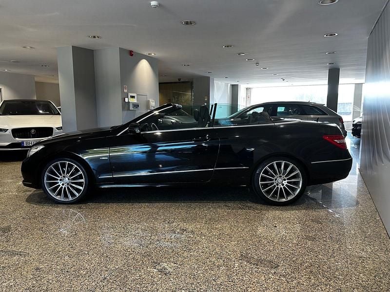 Usado Mercedes E250 Elegance 204 HP (150 kW) 2012 Preto Cabrios