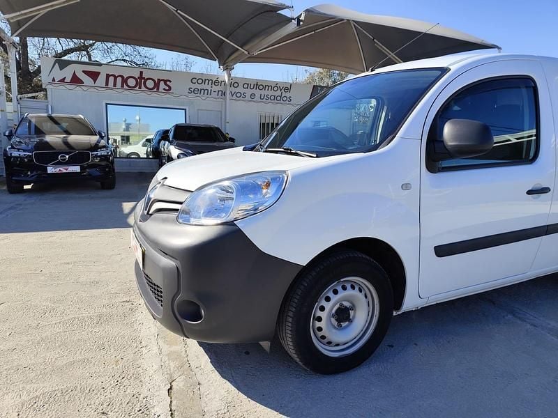 Branco Usado 2018 Renault Kangoo Sedan | € 12.950 (Preço elevado) - Imagem 1/4