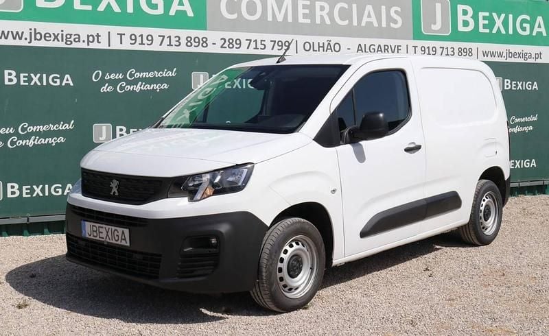 Branco Usado 2021 Peugeot Partner Monovolume | € 13.900 (Preço justo) - Imagem 1/4