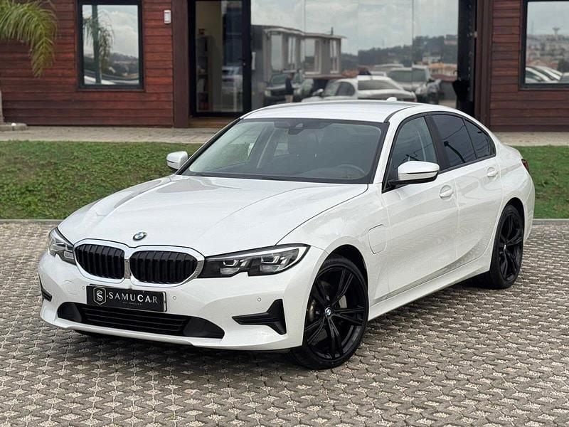 Branco Usado 2020 BMW 330 Sport Line Sedan | € 22.990 (Preço justo) - Imagem 1/4
