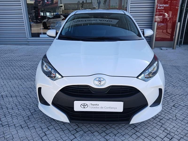Branco (sólida) Usado 2023 Toyota Yaris Comfort Sedan | € 18.250 (Preço justo) - Imagem 1/4