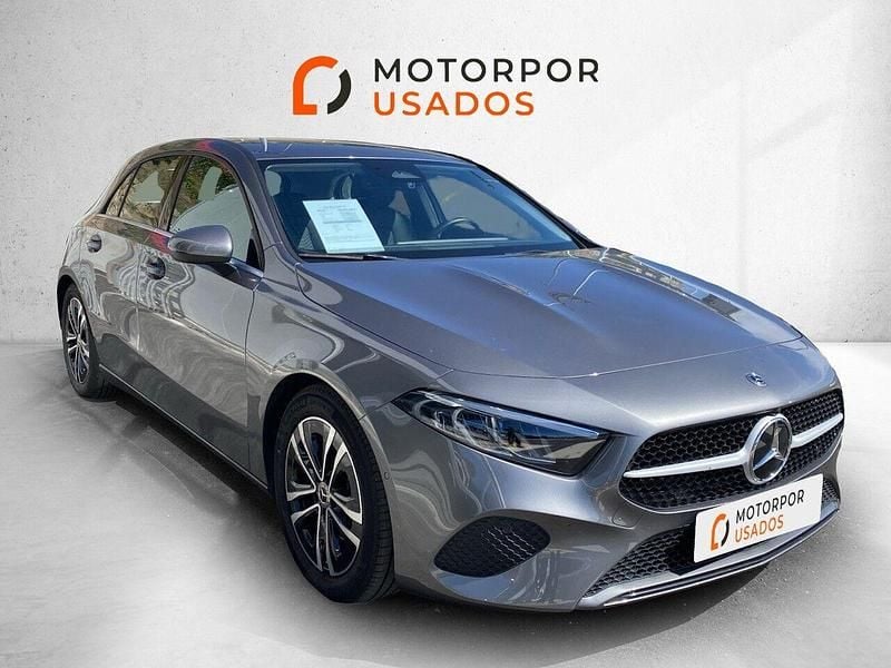 Cinza Usado 2024 Mercedes A180 Sedan | € 34.990 (Preço justo) - Imagem 1/4