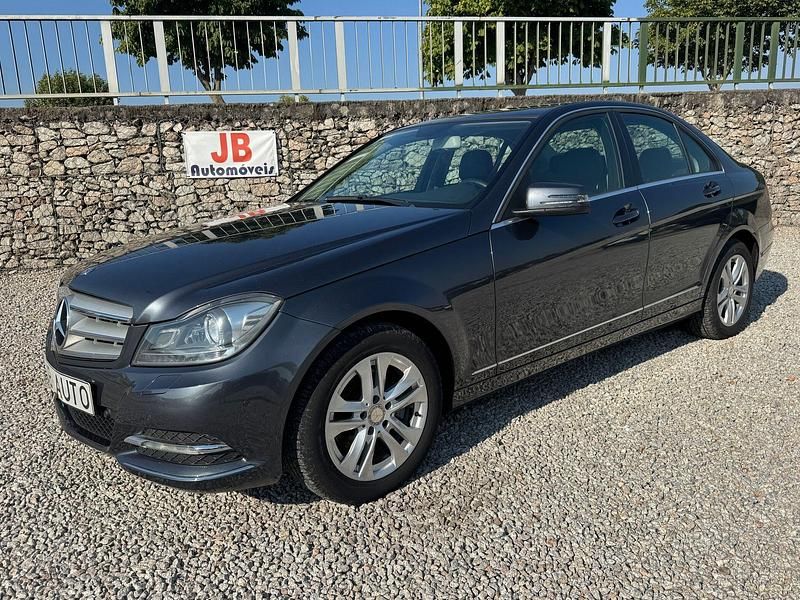 Cinza Usado 2013 Mercedes C220 Avantgarde Sedan | € 17.950 - Imagem 1/4