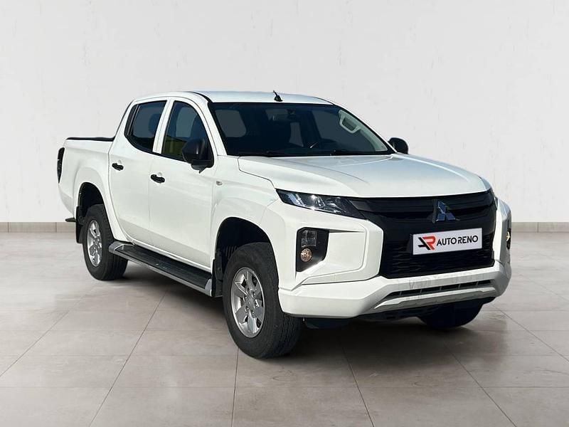 Usado Mitsubishi L200 Invite 150 HP (110 kW) 2022 Branco Pickup