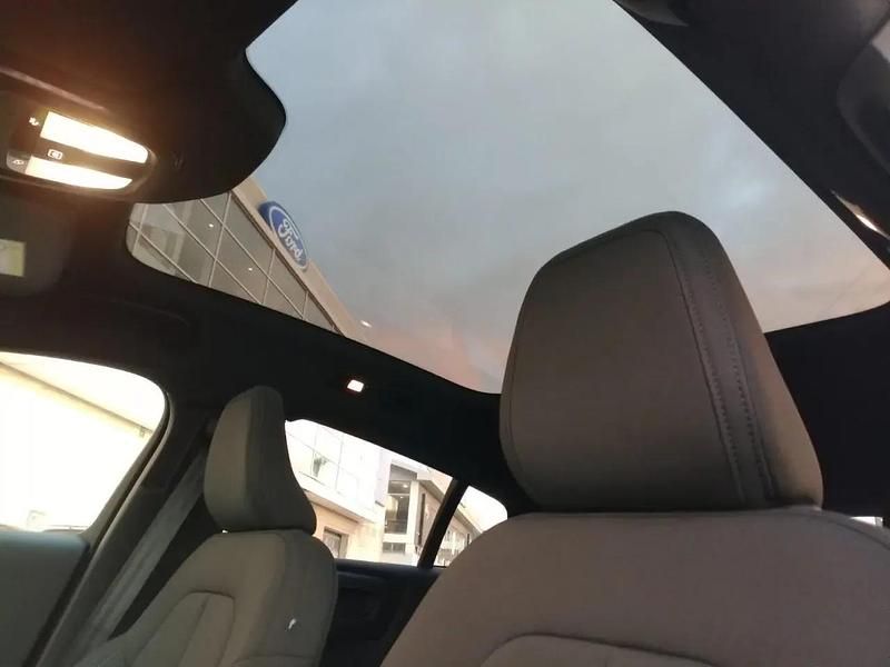 Usado Volvo EC40 Single Motor Extended Range 185 kW (252 HP) 2025 Preto SUV