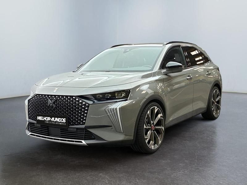 Cinza Usado 2023 DS Automobiles DS7 Crossback Performance Line Plus SUV | € 43.990 - Imagem 1/4
