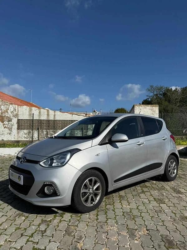 Usado Hyundai i10 66 HP (48 kW) 2016 Cinzento Citadino