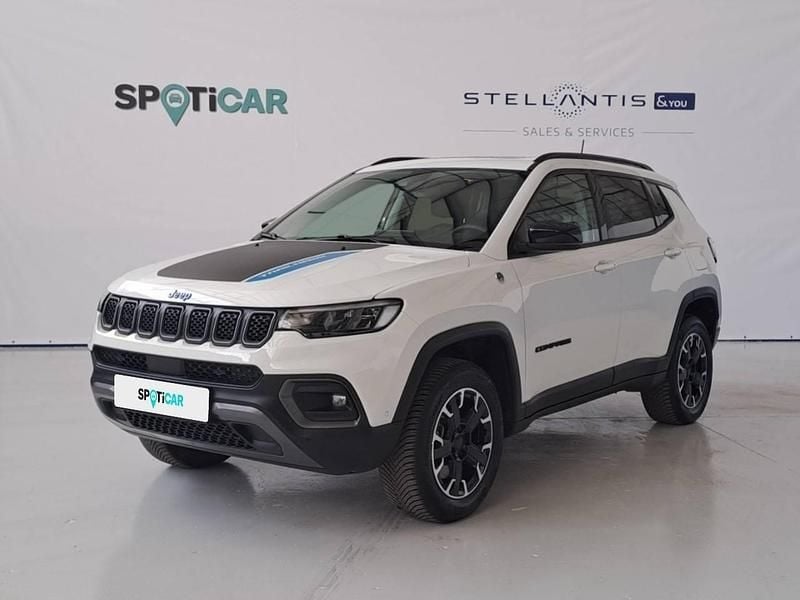 Branco Usado 2023 Jeep Compass Trailhawk SUV | € 33.500 (Preço justo) - Imagem 1/4
