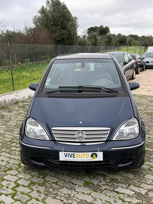 Usado Mercedes 170 95 HP (69 kW) 2002 Azul