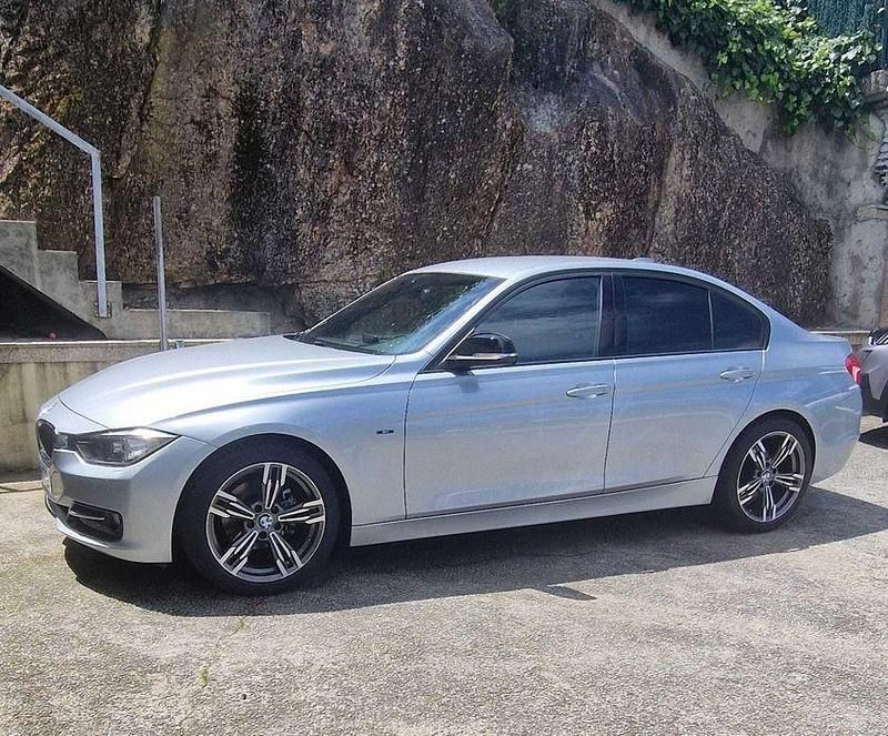 Usado 2012 BMW 320 Sedan | € 12.000 (Super Preço) - Imagem 1/4