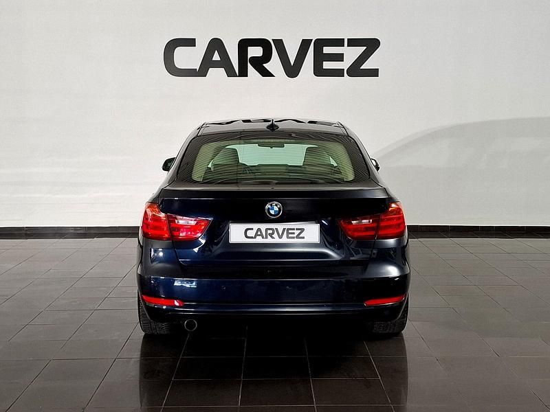 Usado BMW 318 Gran Turismo 143 HP (105 kW) 2015 Azul Sedan