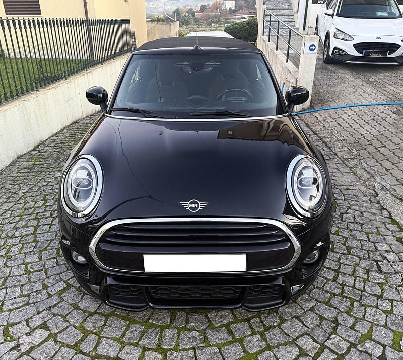 Usado Mini John Cooper Works Cabriolet Premium 136 HP (100 kW) 2021 Preto Cabrios