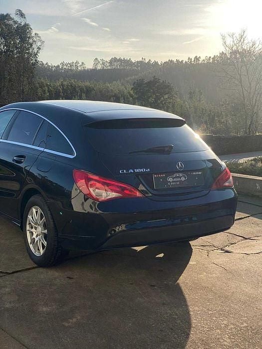 Usado Mercedes CLA180 110 HP (80 kW) 2017 Sedan