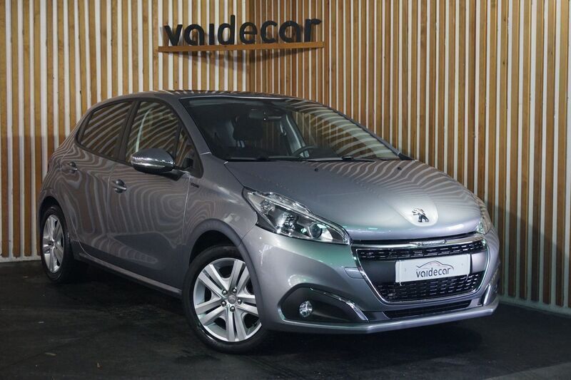 Cinza Usado 2019 Peugeot 208 Signature Sky Citadino | € 11.750 (Bom preço) - Imagem 1/4