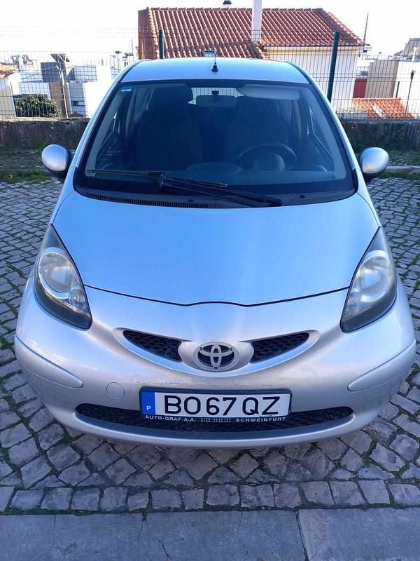 Cinzento Usado 2006 Toyota Aygo Citadino | € 2.500 (Preço justo) - Imagem 1/4