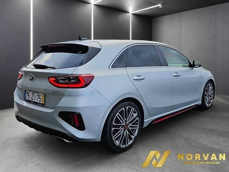Usado Kia Ceed GT GT 204 HP (150 kW) 2019 Cinzento Citadino