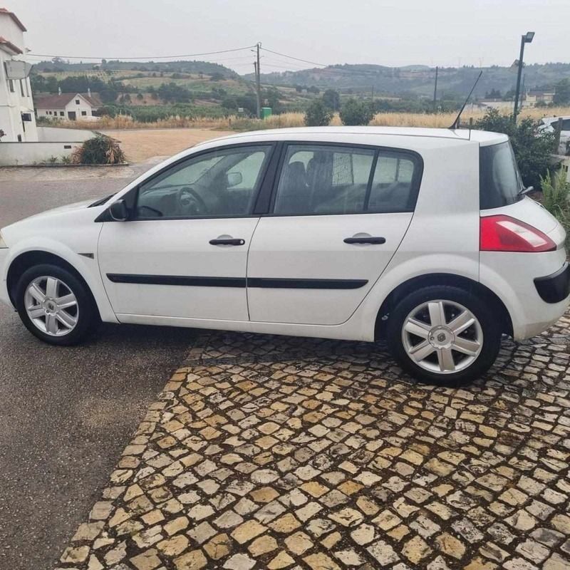 Usado Renault Mégane II 85 HP (62 kW) 2005 Branco